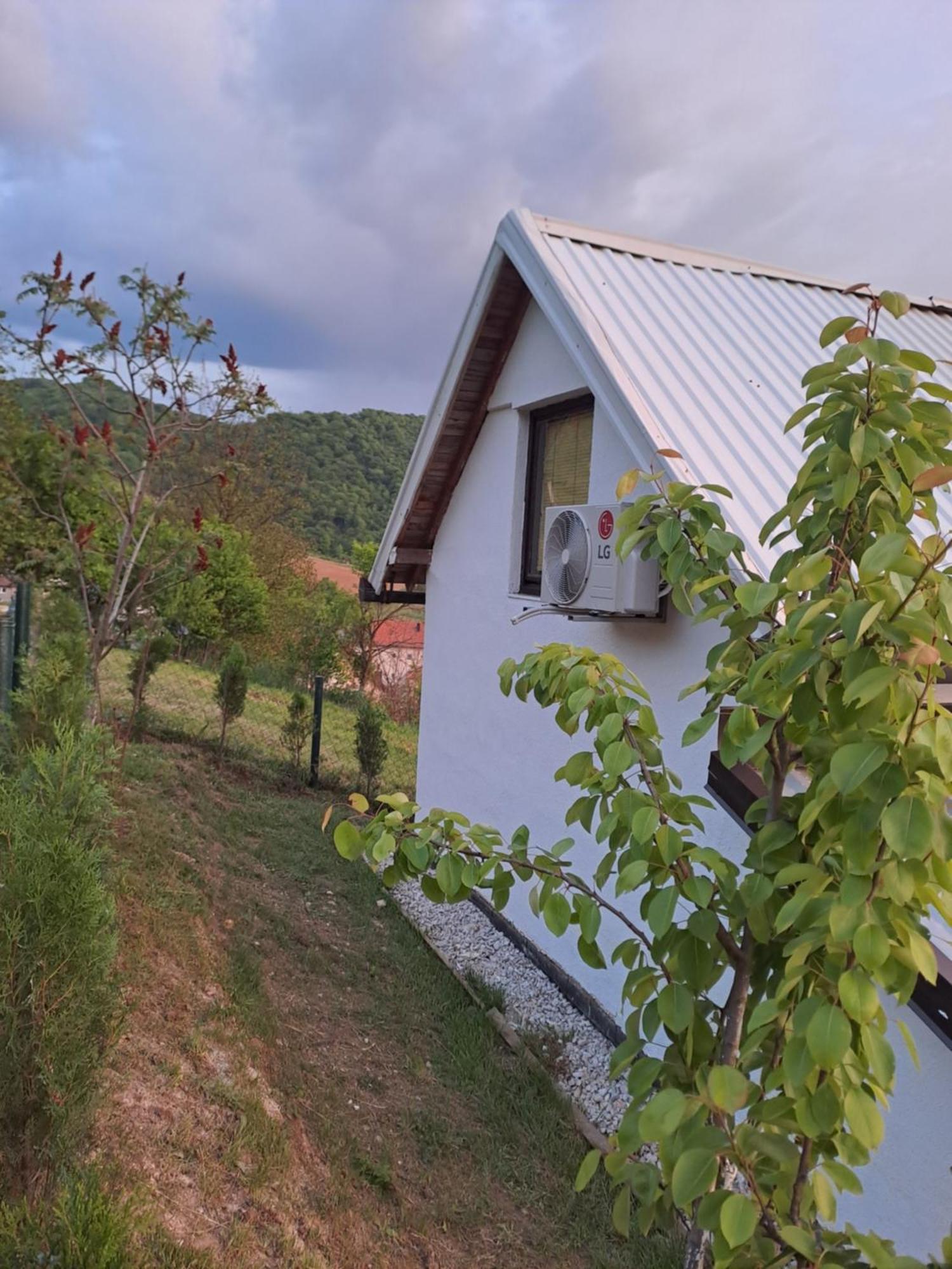 Natural House Visoko Exterior foto